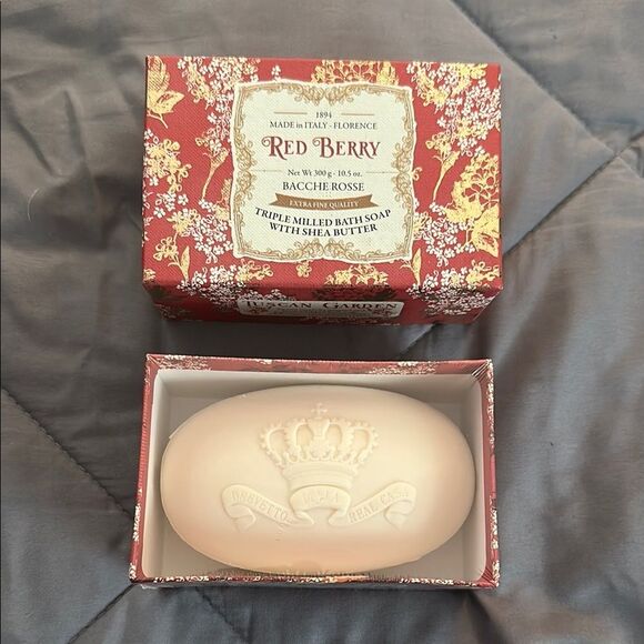 Red Berry Triple Milled Bath Soap - Picture 1 of 3